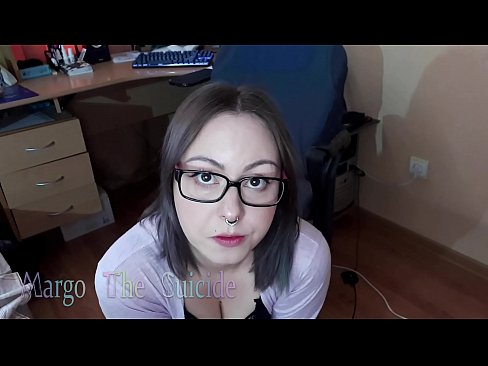 ❤️ Ragazza sexy con gli occhiali succhia il dildo profondamente sulla macchina fotografica Porno al it.muitohentai.ru ️❤
